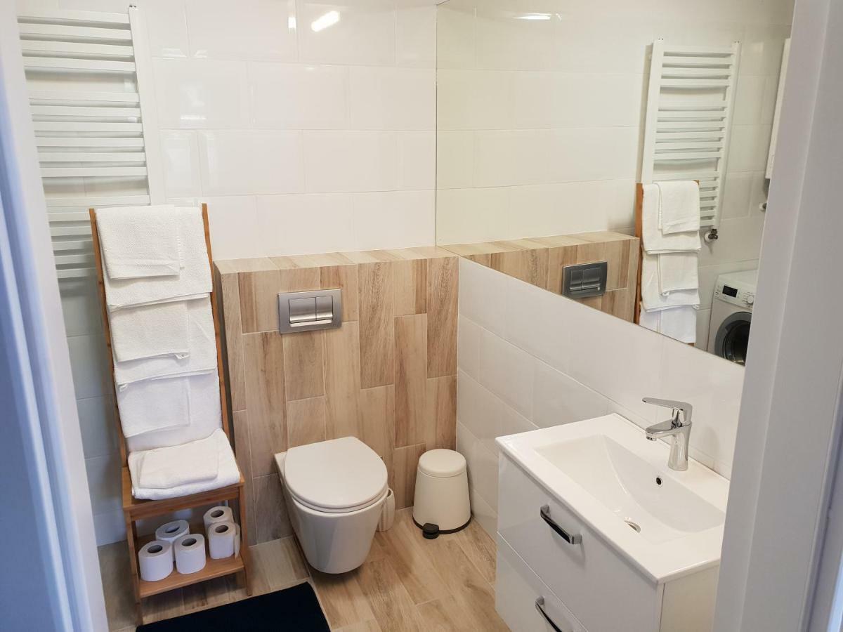 Apartamenty Deptak Цехоцинек Екстериор снимка